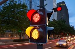 交通信號(hào)燈的時(shí)間設(shè)置與車流量有怎樣的關(guān)系？